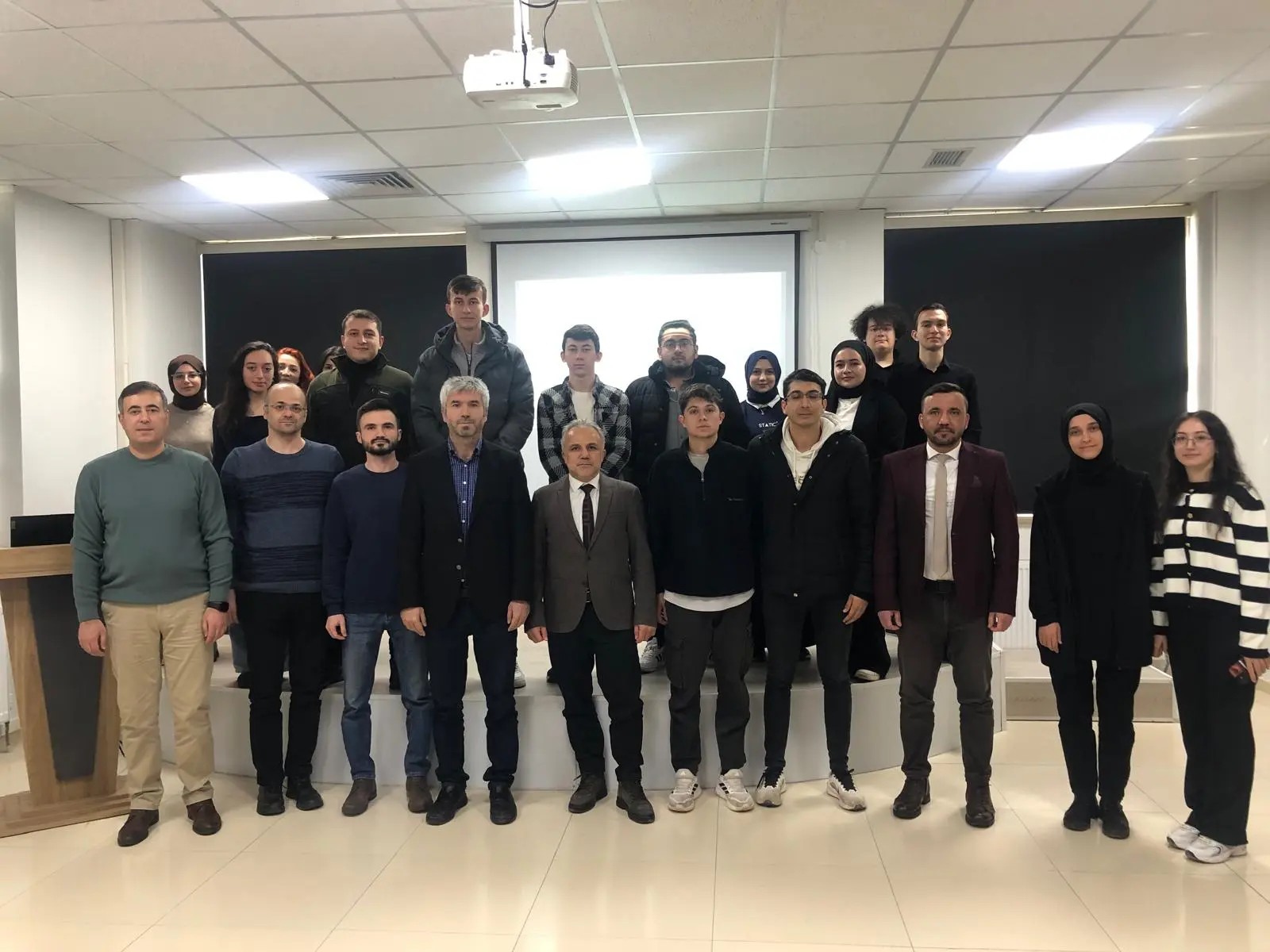 Şarkışla Uygulamalı Bilimler Yüksekokulu Öğrencilerinin Teknokent Ziyareti